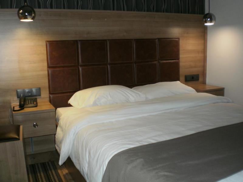 Metropolis Hotel Serrai Exteriör bild